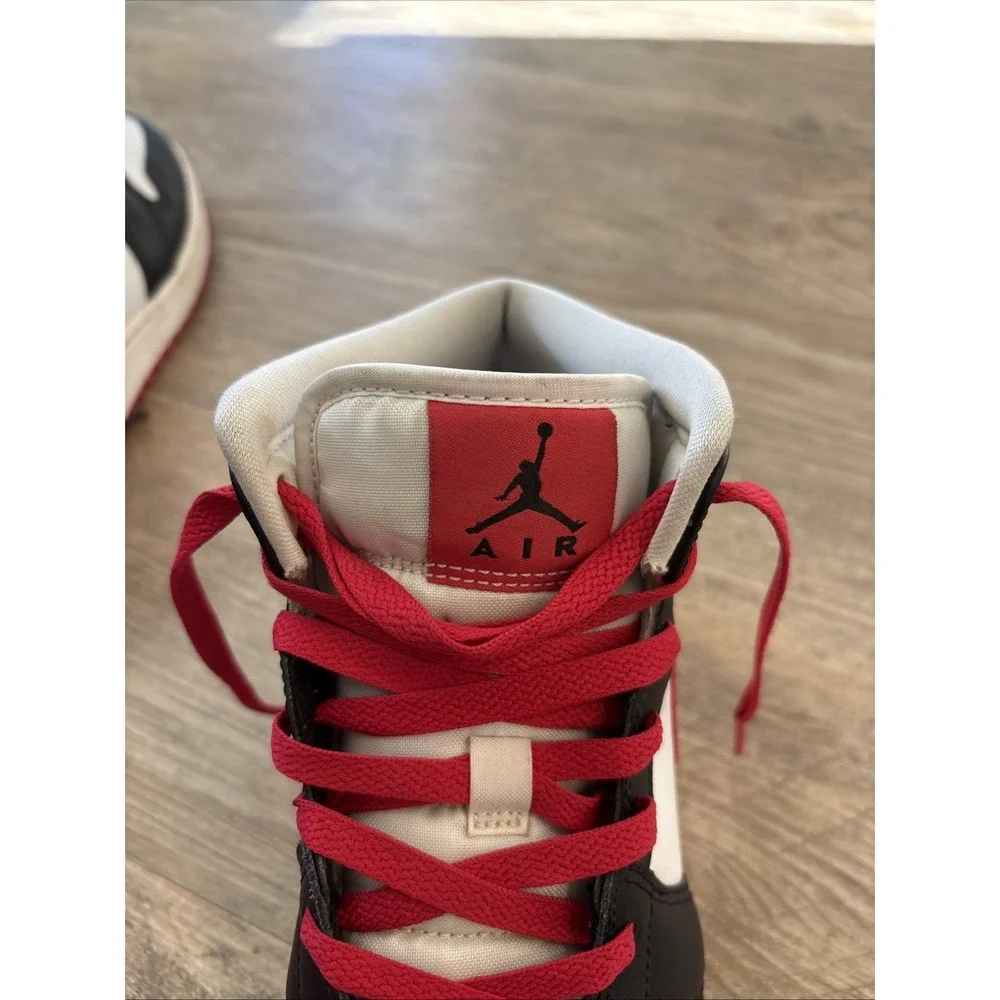 Air Jordan 1 Mid White Very Berry GS Youth Basketball Shoes Size 6 Y 554725-016‎